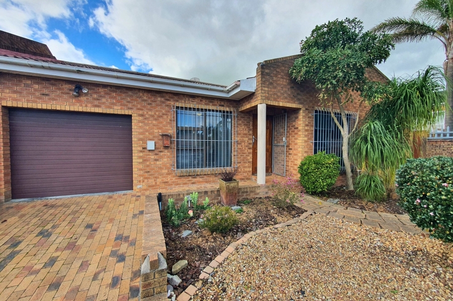 2 Bedroom Property for Sale in Ruwari Western Cape